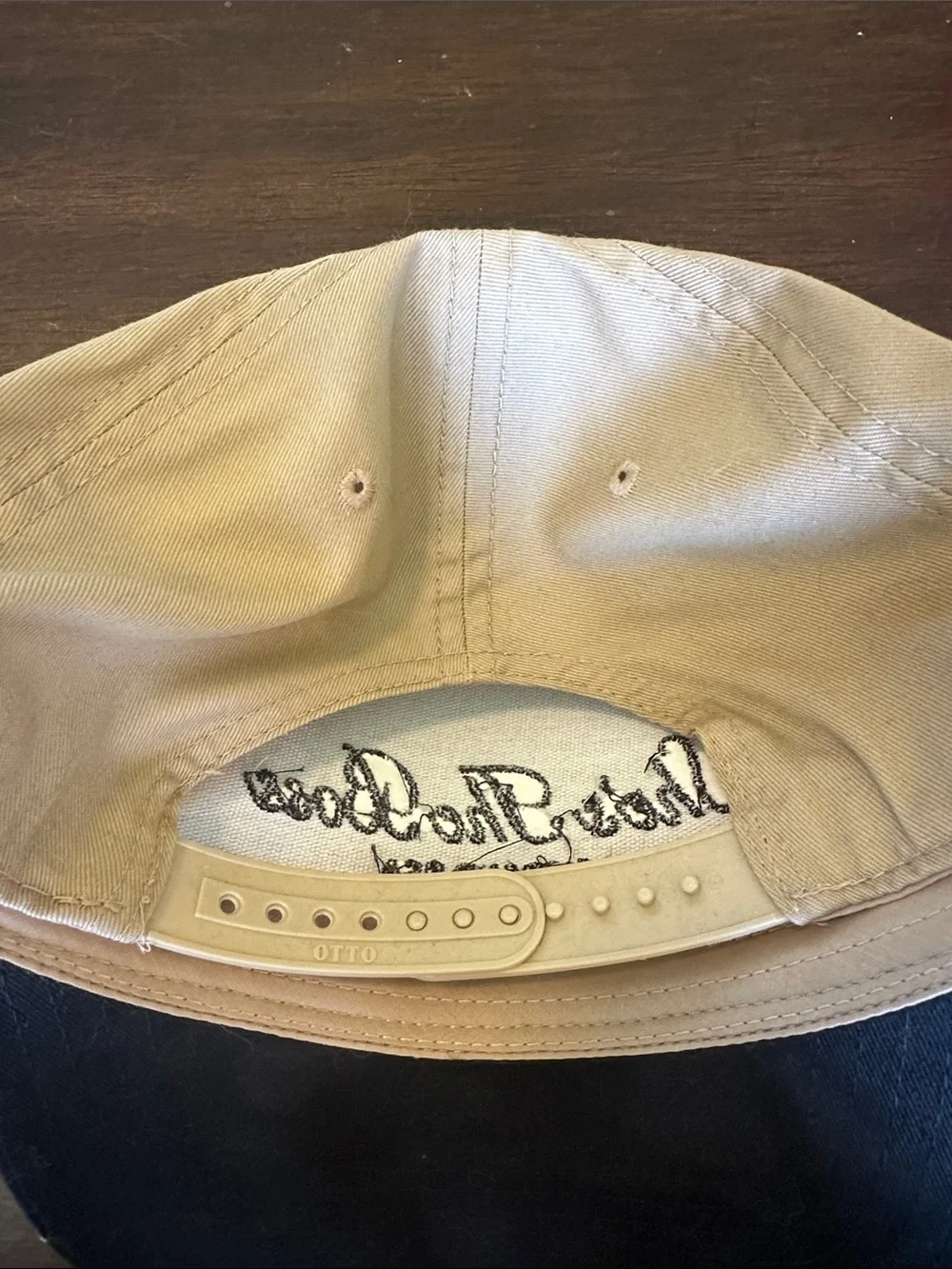 Husband PSA Two-Tone She's The Boss Cap in Tan and Black